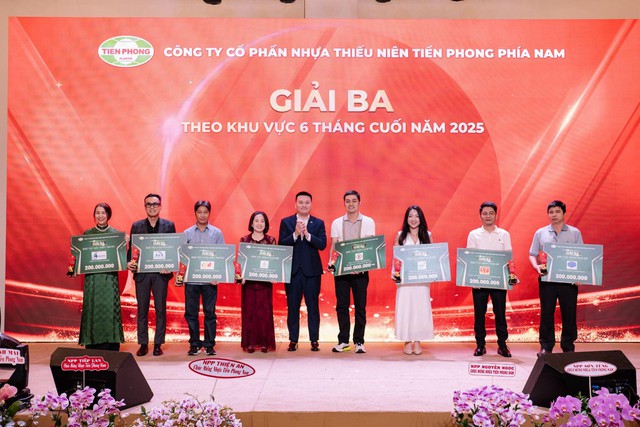 Tiền Phong Nam vinh danh 34 nhà phân phối tiêu biểu khu vực phía Nam- Ảnh 3.