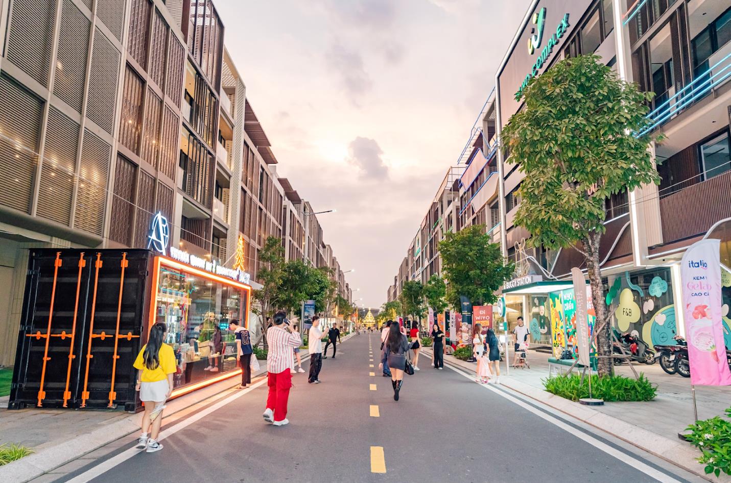 Sài Gòn những ngày giáp Tết: Tìm thấy “lối tắt” thoát kẹt xe ngay tâm điểm khu Đông- Ảnh 4.