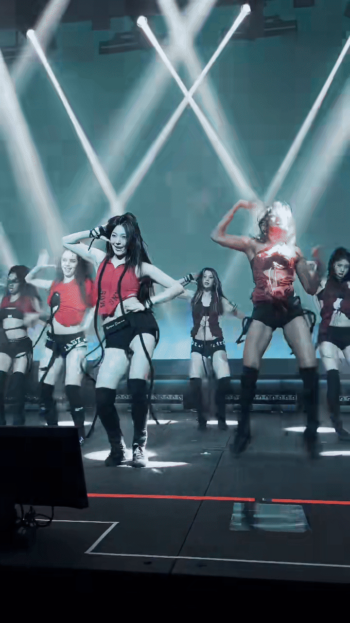 Mỹ nhân trẻ tuổi nhất Kbiz được đề đề cử tại Grammy: 7 giây xuất hiện cũng đủ viral khắp cõi mạng - Ảnh 6.