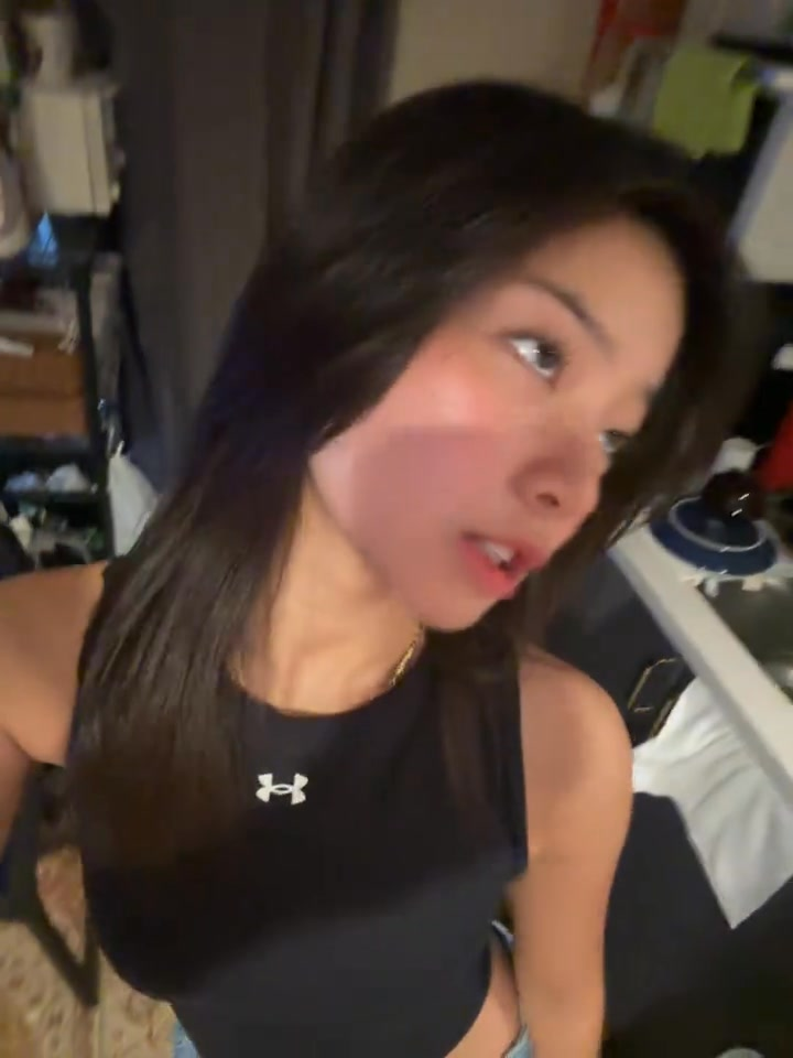 "Giả vờ" bị nhiệt miệng, hot girl có hành động không tưởng khiến người xem ngơ ngác - Ảnh 2.