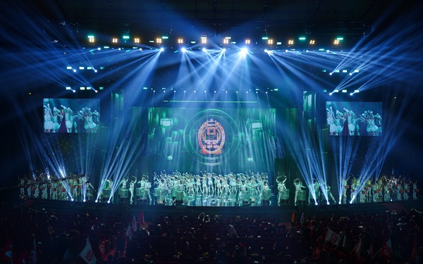 20 học sinh song sinh và câu chuyện giáo dục về sự đồng hành, tôn trọng khác biệt- Ảnh 1.