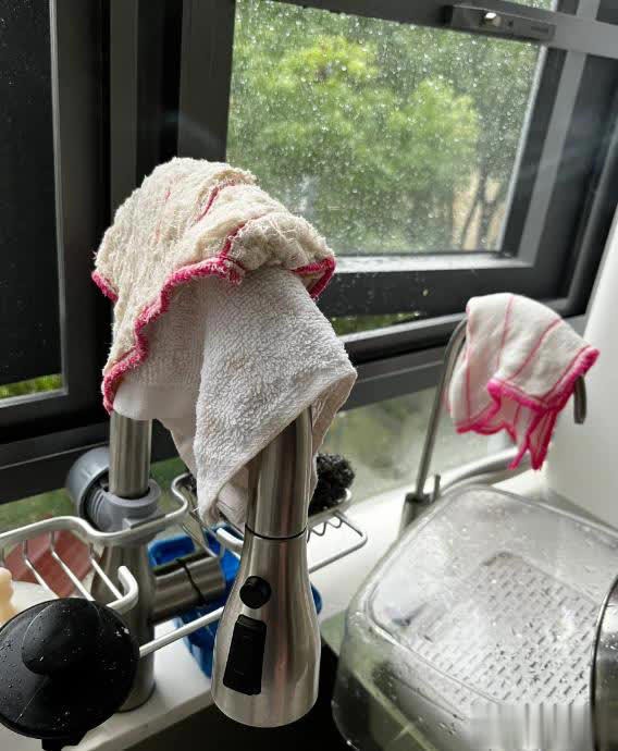 Đến lạy gia đình nào vẫn "chấp niệm" giữ 6 thứ độc hại này trong bếp - Ảnh 2.