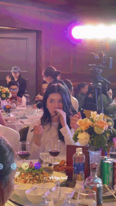 Bác Lyn là ai mà tạo ra hệ tư tưởng: “Cắn 10 miếng không hết miếng bánh?” - Ảnh 1.