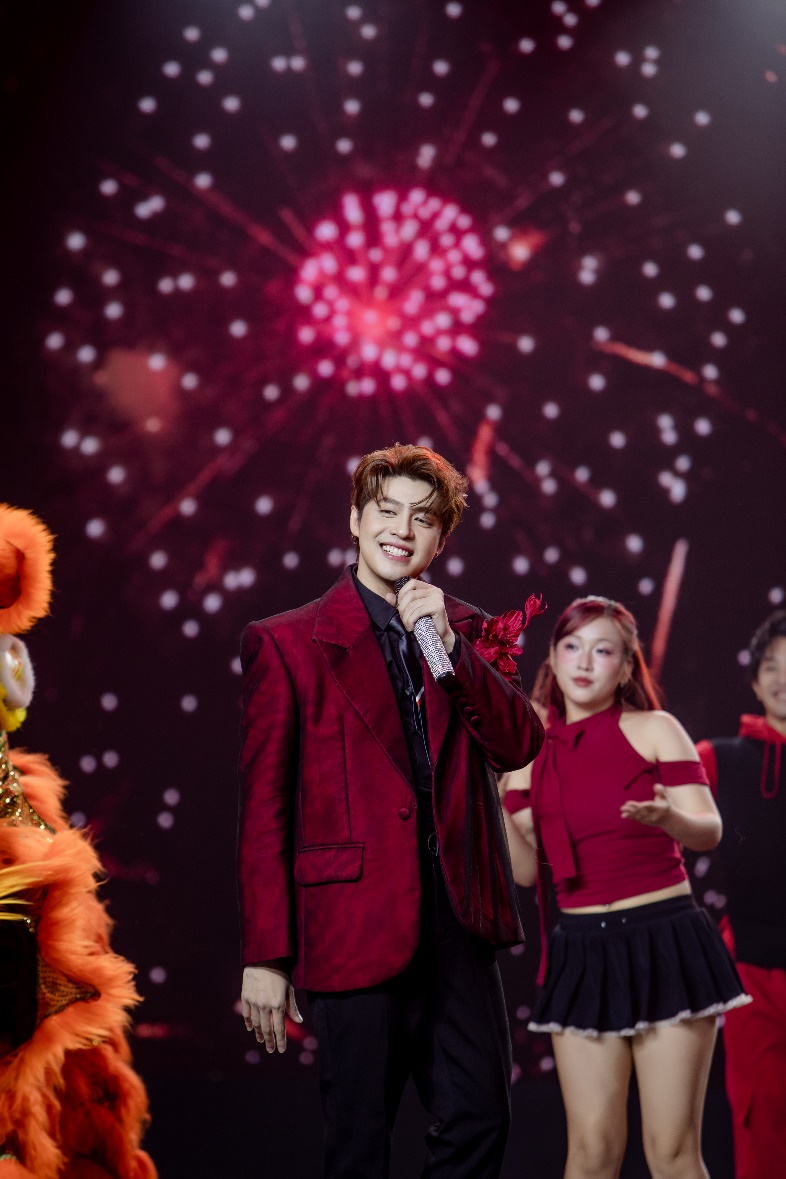 Noo Phước Thịnh - “người giữ lửa” Tết Việt tại Gala nhạc Việt 2026- Ảnh 6.