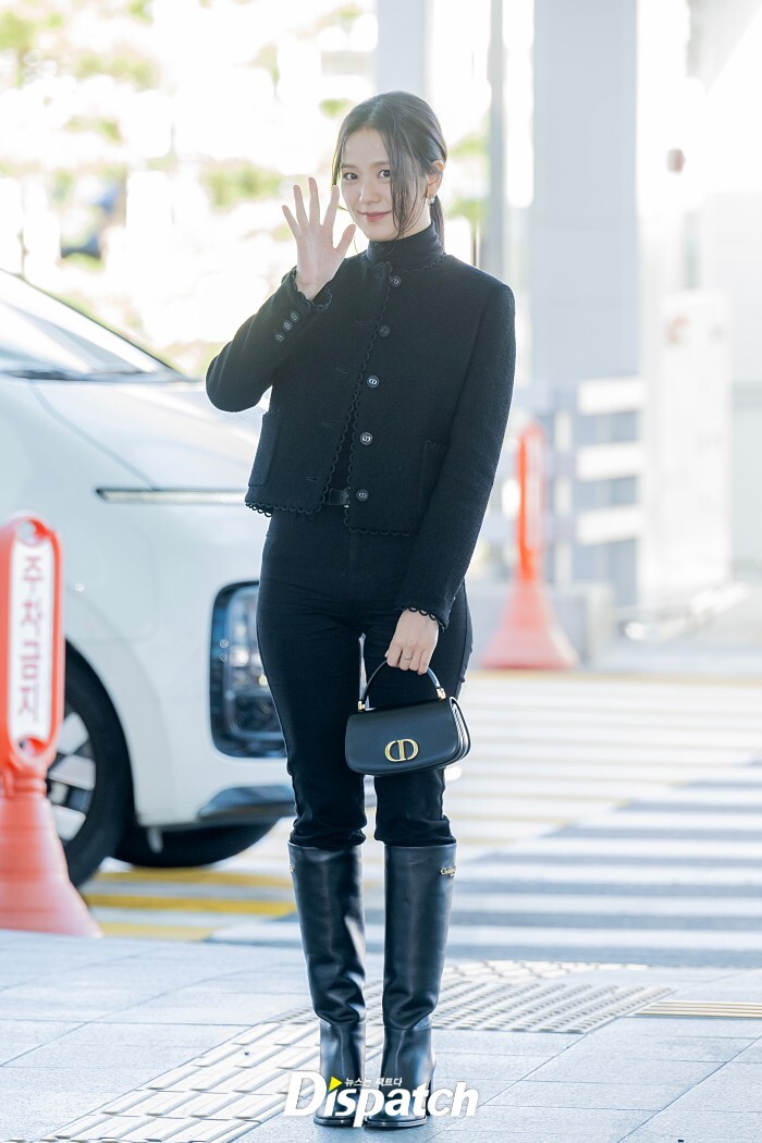 Jisoo gợi ý 4 cách mặc quần dài tôn dáng cho người có chiều cao khiêm tốn như cô ấy - Ảnh 2.