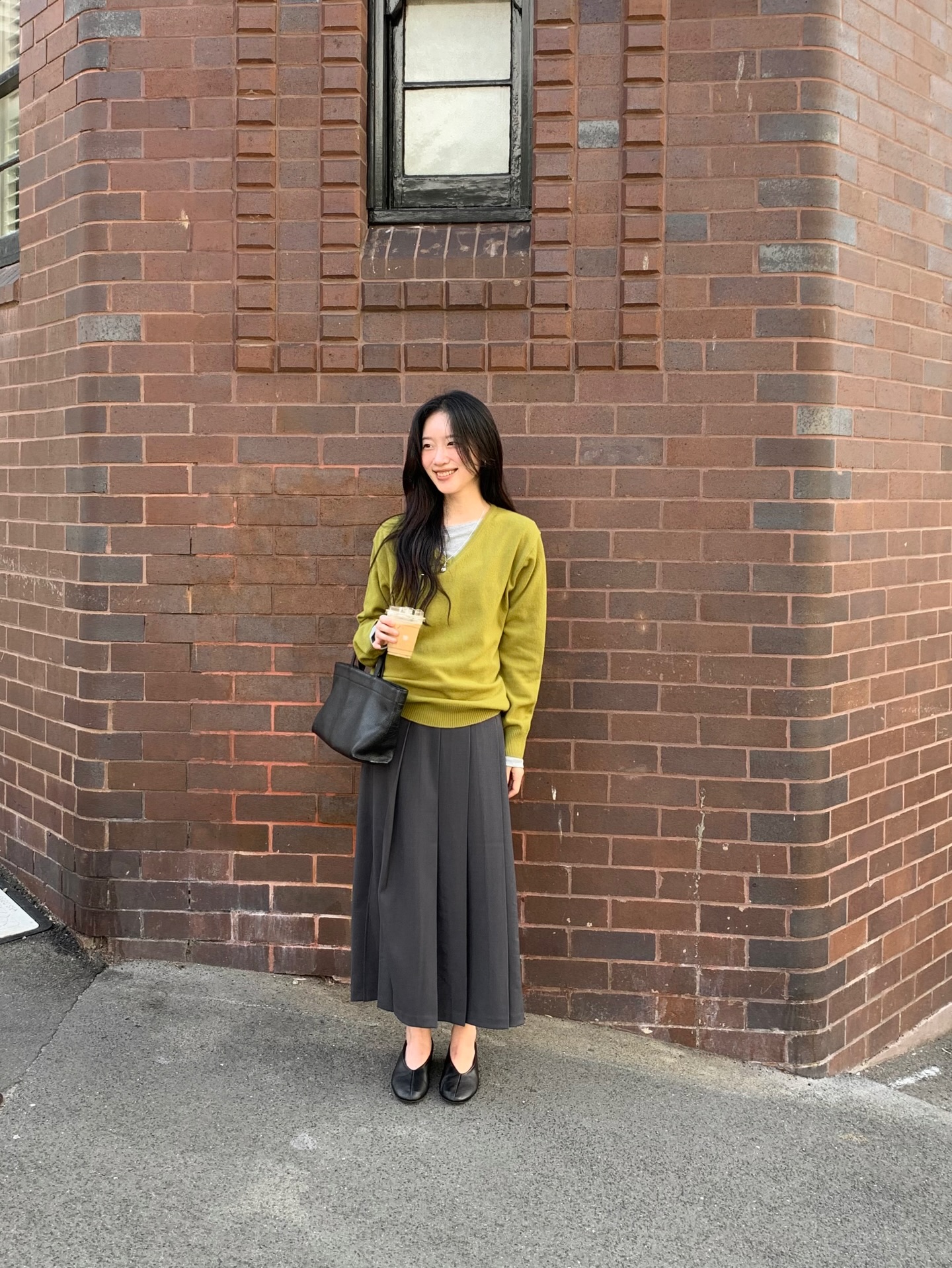 4 Kiểu trang phục công sở đẹp đơn giản nhưng không nhàm chán ai cũng mặc đẹp - Ảnh 2.