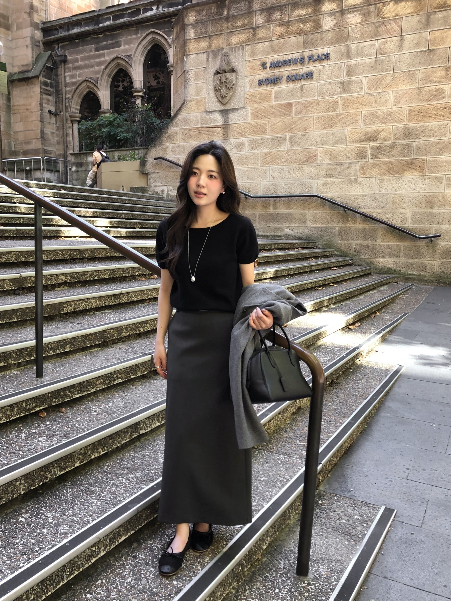 4 Kiểu trang phục công sở đẹp đơn giản nhưng không nhàm chán ai cũng mặc đẹp - Ảnh 1.