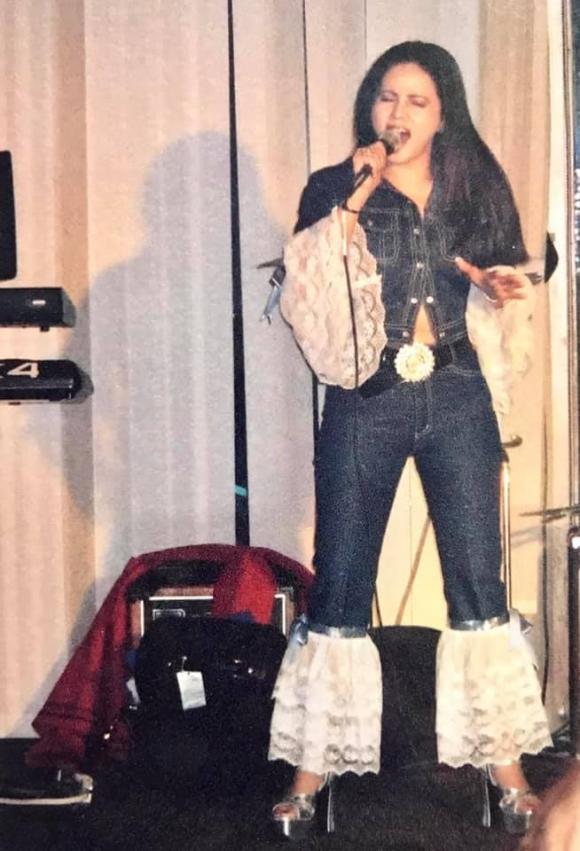 Cát-xê trăm triệu trong Vbiz không thiếu nhưng để dùng dao chặt cả khối vàng thì chỉ có một người - Ảnh 2.