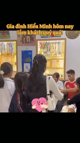 Khung cảnh khó tin tại nhà cầu thủ đáng thương nhất U23 Việt Nam - Ảnh 1.