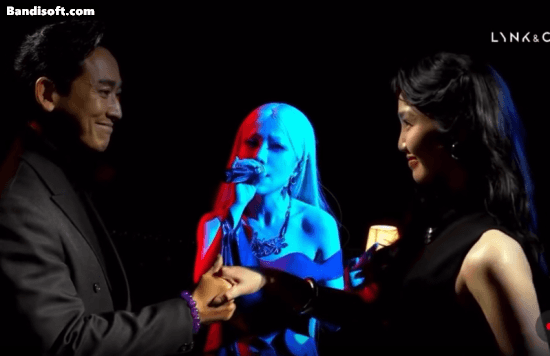 Cặp sao Việt lệch nhau 29 tuổi vẫn đẹp đôi điên đảo, nhìn nhau nửa giây cũng đủ viết 1000 trang ngôn tình- Ảnh 2.