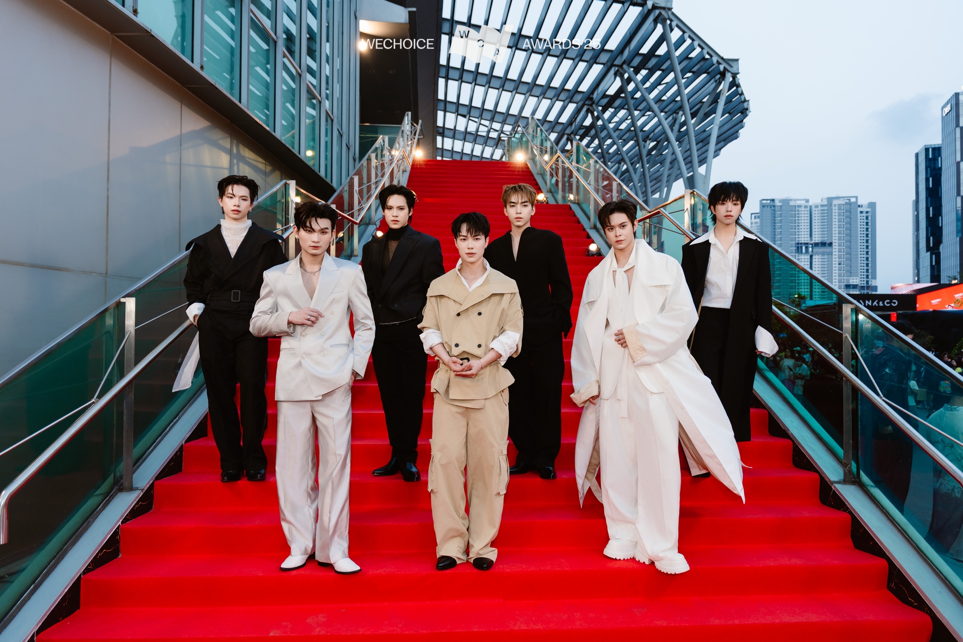 "Vũ trụ" nam thần tại WeChoice 2025: Khung hình dàn Tân binh gây sốt, người được đề cử đẹp nhất thế giới đỉnh cỡ nào? - Ảnh 4.