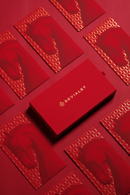 Điểm danh set l&igrave; x&igrave; của c&aacute;c &ldquo;&ocirc;ng lớn&rdquo;: Chopard, Rimowa&hellip; đỏ như son, nh&igrave;n Loewe m&agrave; thấy m&ecirc;! - Ảnh 10.