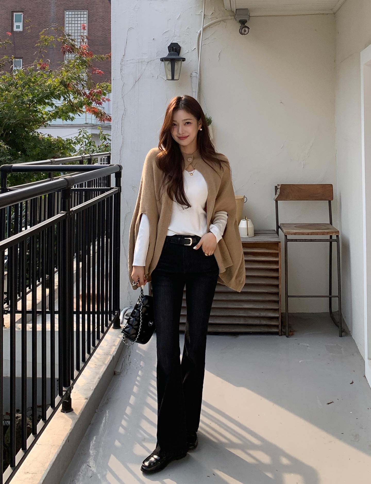 3 kiểu quần jeans không những thu gọn mà còn kéo dài chân- Ảnh 4.