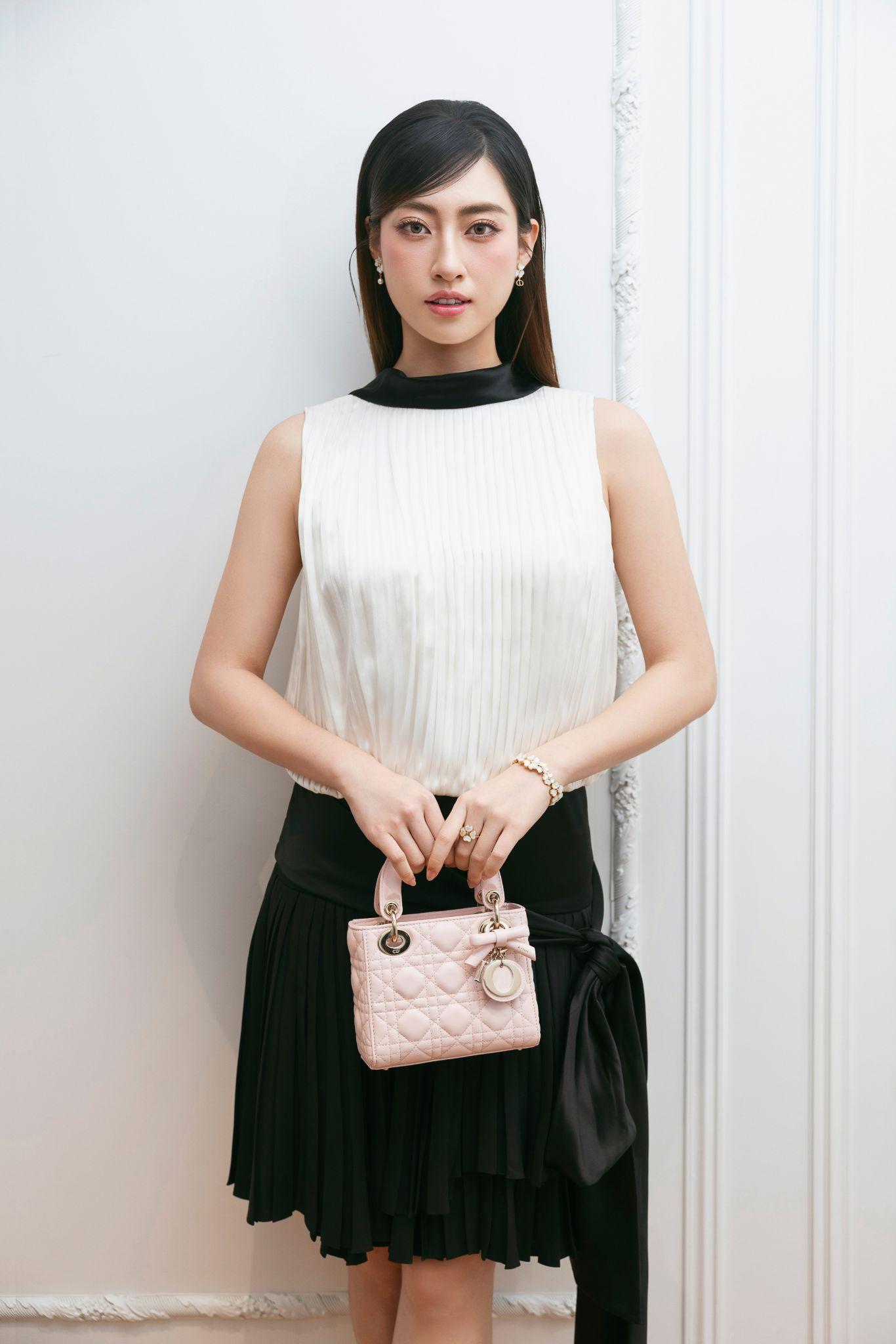 Bộ sưu tập Xuân/Hè 2026 của Dior được sao Việt yêu thích - Ảnh 4.