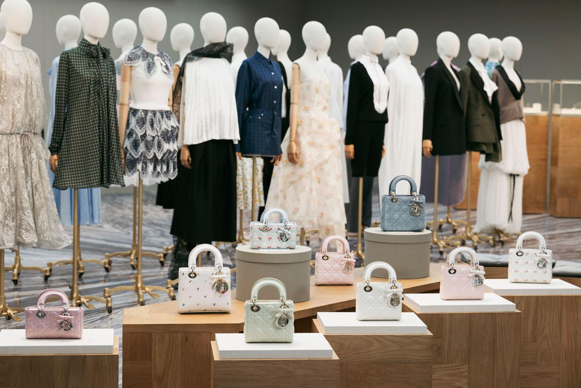 Bộ sưu tập Xuân/Hè 2026 của Dior được sao Việt yêu thích - Ảnh 9.