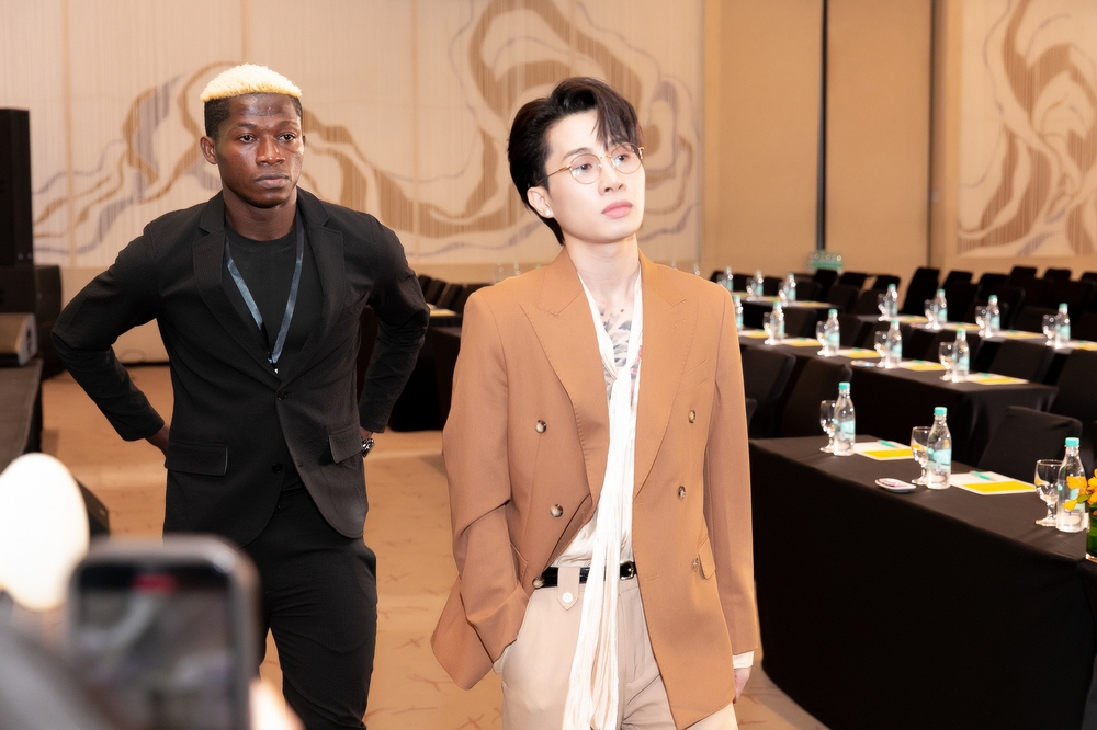 Jack l&agrave;m g&igrave; với số tiền sau khi b&aacute;n &aacute;o đấu Messi tặng? - Ảnh 4.