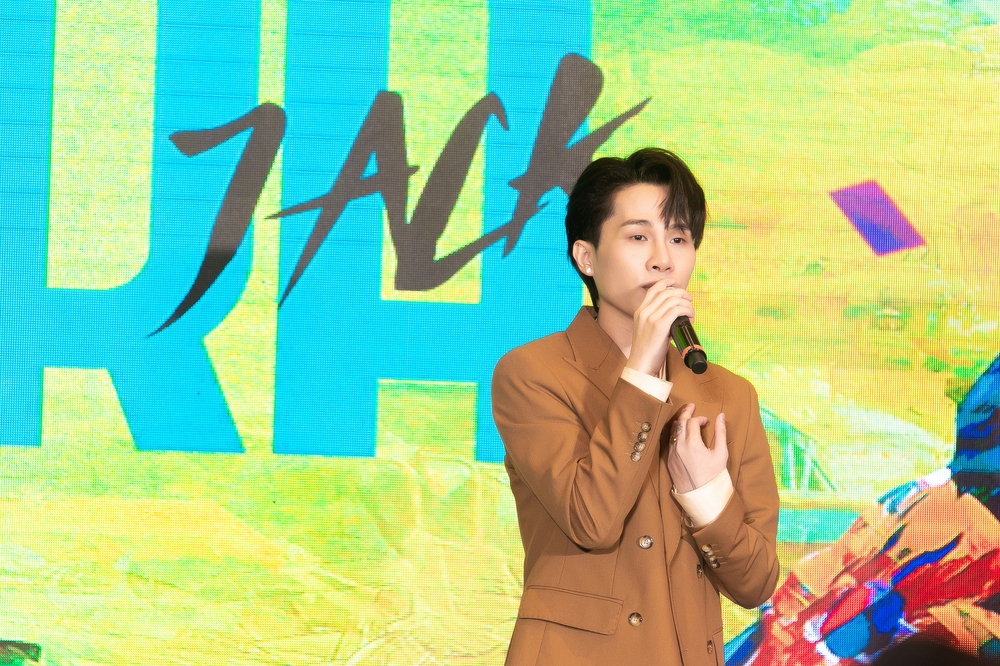 Jack l&agrave;m g&igrave; với số tiền sau khi b&aacute;n &aacute;o đấu Messi tặng? - Ảnh 1.