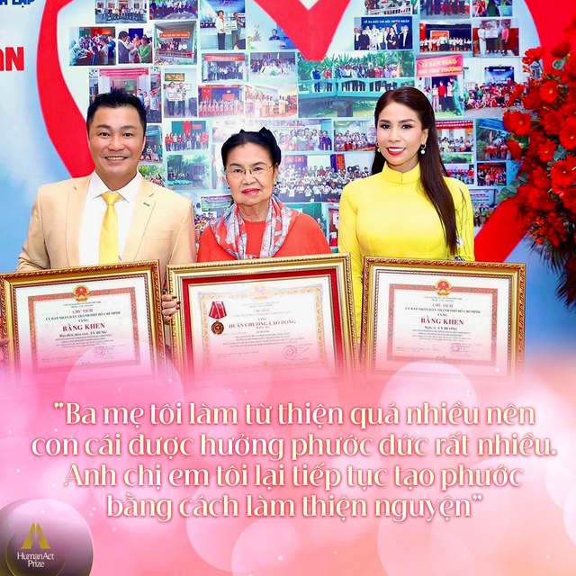 Lý Hương: "Tôi với anh Lý Hùng đi diễn, được bao nhiêu tiền đem về đưa mẹ, mẹ mang hết làm từ thiện" - Ảnh 8. Lý Hương: "Tôi với anh Lý Hùng đi diễn, được bao nhiêu tiền đem về đưa mẹ, mẹ mang hết làm từ thiện" - Ảnh 8.