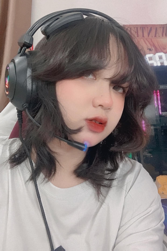 Nghịch lý: "Flex" trình chơi game đáng "xấu hổ", nữ coser vẫn nhận nhiều lời có cánh - Ảnh 6. Nghịch lý: "Flex" trình chơi game đáng "xấu hổ", nữ coser vẫn nhận nhiều lời có cánh - Ảnh 6.