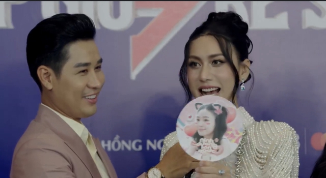 Thảm đỏ Chị Đẹp Đạp Gió: Lệ Quyên và bạn trai tình tứ, Diệp Lâm Anh - Bảo Anh cùng hội mỹ nhân đọ sắc  - Ảnh 13.