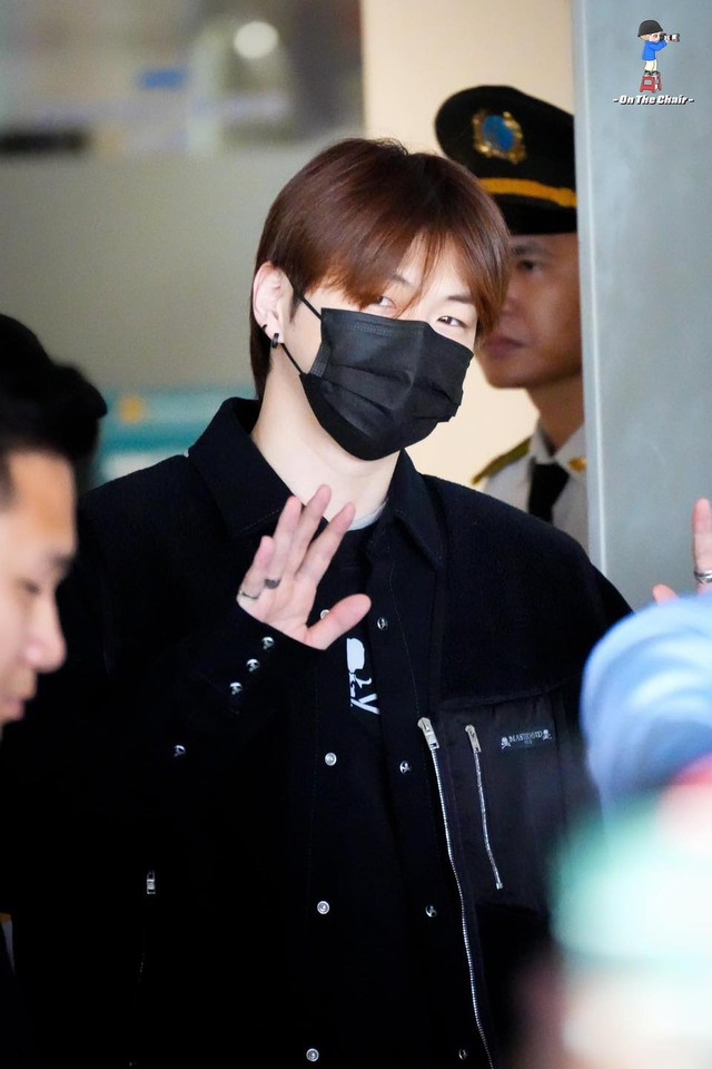 Kang Daniel - Park Jihoon tái ngộ tại TP.HCM, mê mẩn cafe và đường phố đúng chuẩn "rể Việt" - Ảnh 1. Kang Daniel - Park Jihoon tái ngộ tại TP.HCM, mê mẩn cafe và đường phố đúng chuẩn "rể Việt" - Ảnh 1.