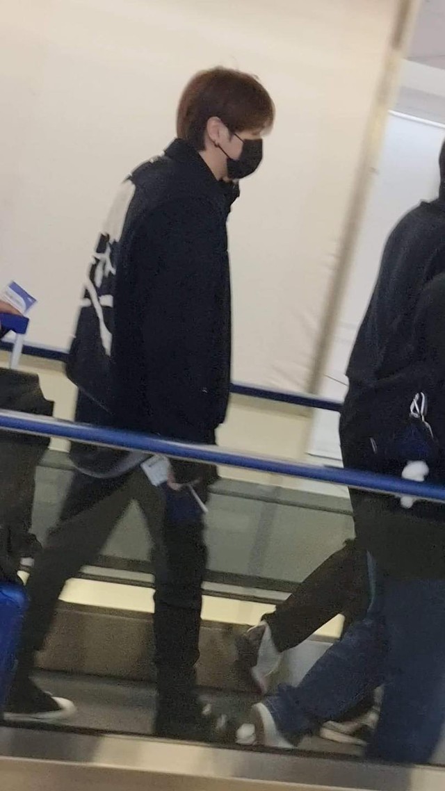 Kang Daniel - Park Jihoon tái ngộ tại TP.HCM, mê mẩn cafe và đường phố đúng chuẩn "rể Việt" - Ảnh 3. Kang Daniel - Park Jihoon tái ngộ tại TP.HCM, mê mẩn cafe và đường phố đúng chuẩn "rể Việt" - Ảnh 3.