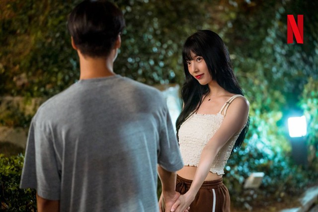 Phim mới của Suzy bị chê quá nhạt nhẽo, nhan sắc tình đầu quốc dân không gánh nổi kịch bản - Ảnh 1.