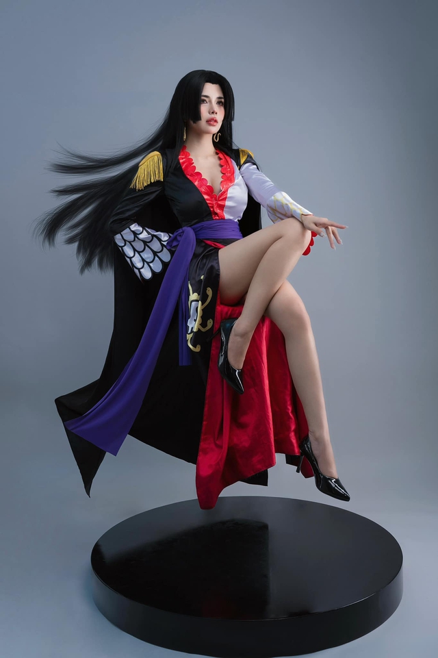 Cưới đến nơi, Mai Dora vẫn cực năng suất, tung bộ hình cosplay Boa Hancock ngọt như ướp đường! - Ảnh 3. Cưới đến nơi, Mai Dora vẫn cực năng suất, tung bộ hình cosplay Boa Hancock ngọt như ướp đường! - Ảnh 3.