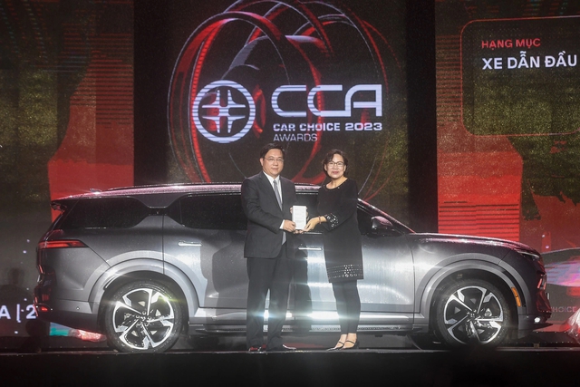 Những hình ảnh đẹp nhất đêm Gala trao giải Car Choice Awards - Ảnh 10.