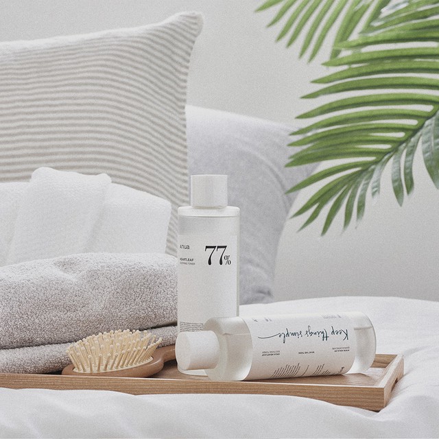 Trinh Phạm review loạt mỹ phẩm từng dùng, kết nhát là hũ kem mắt có giá 6 triệu đồng - Ảnh 2.