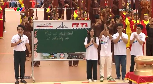 Chung kết Đường Lên Đỉnh Olympia 2023 khép lại: Rượt đuổi điểm số đến phút cuối cùng, thí sinh “quê lúa” vô địch! - Ảnh 16.