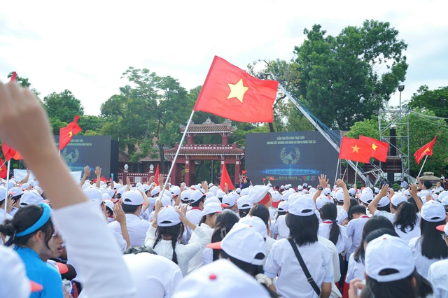 Chung kết Đường Lên Đỉnh Olympia 2023 khép lại: Gay cấn đến phút cuối cùng, thí sinh &quot;quê nem chua&quot; vô địch! - Ảnh 17.