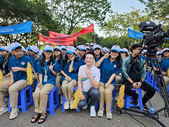 Chung kết Đường Lên Đỉnh Olympia 2023 khép lại: Rượt đuổi điểm số đến phút cuối cùng, thí sinh “quê lúa” vô địch! - Ảnh 5.