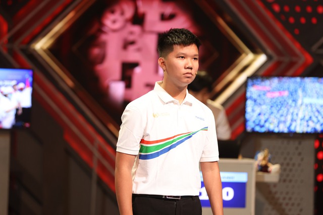 Chung kết Đường Lên Đỉnh Olympia 2023 khép lại: Gay cấn đến phút cuối cùng, thí sinh &quot;quê nem chua&quot; vô địch! - Ảnh 29.
