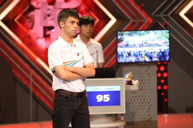 Chung kết Đường Lên Đỉnh Olympia 2023 khép lại: Gay cấn đến phút cuối cùng, màn &quot;lội ngược dòng&quot; của nam sinh Thanh Hóa! - Ảnh 31.