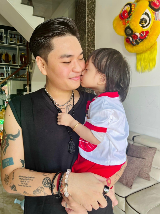 Nam diễn viên say mê mẹ đơn thân 2 con, hơn 8 tuổi - Ảnh 4.