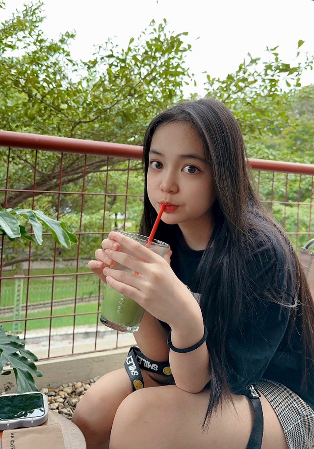 Sao nhí gây sốt "Thương ngày nắng về" một thời giờ đã lớn, lộ cảnh quay với Quỳnh Kool trong phim hot VTV - Ảnh 6. Sao nhí gây sốt "Thương ngày nắng về" một thời giờ đã lớn, lộ cảnh quay với Quỳnh Kool trong phim hot VTV - Ảnh 6.