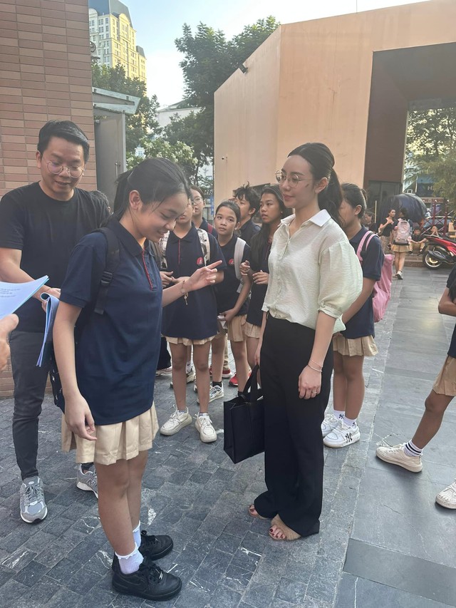 Sao nhí gây sốt "Thương ngày nắng về" một thời giờ đã lớn, lộ cảnh quay với Quỳnh Kool trong phim hot VTV - Ảnh 4. Sao nhí gây sốt "Thương ngày nắng về" một thời giờ đã lớn, lộ cảnh quay với Quỳnh Kool trong phim hot VTV - Ảnh 4.