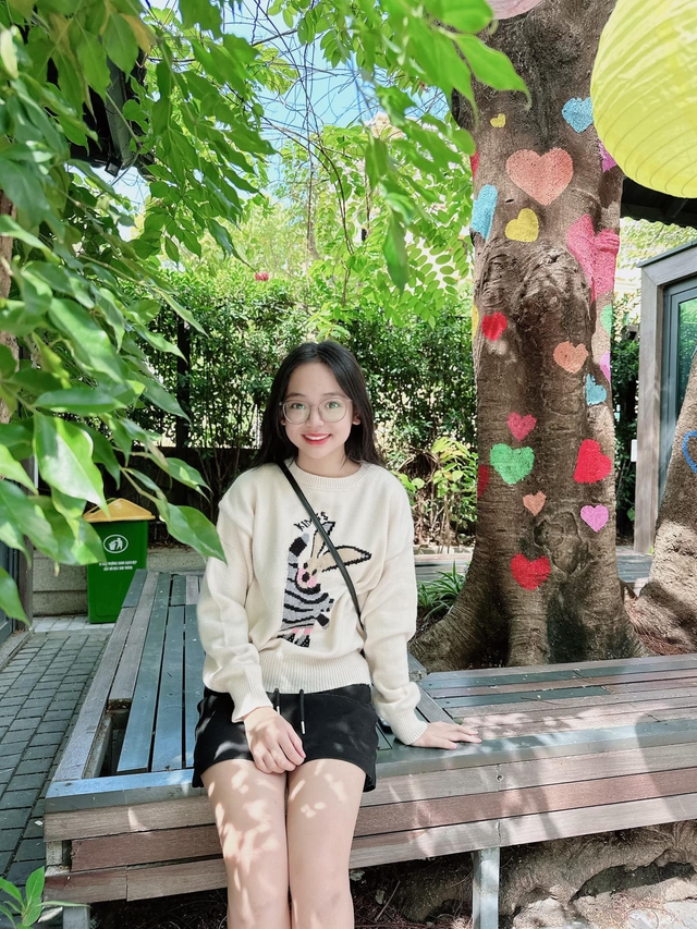 Sao nhí gây sốt "Thương ngày nắng về" một thời giờ đã lớn, lộ cảnh quay với Quỳnh Kool trong phim hot VTV - Ảnh 8. Sao nhí gây sốt "Thương ngày nắng về" một thời giờ đã lớn, lộ cảnh quay với Quỳnh Kool trong phim hot VTV - Ảnh 8.