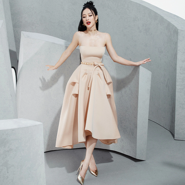 Học sao Việt cách chọn đồ local brand rẻ đẹp đi dự đám cưới- Ảnh 9. Học sao Việt cách chọn đồ local brand rẻ đẹp đi dự đám cưới- Ảnh 9.