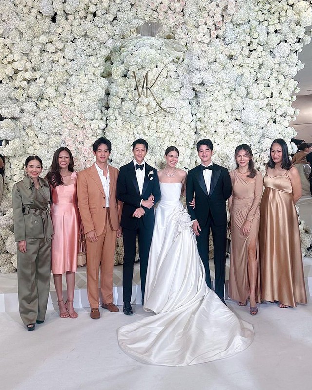 Toàn cảnh hôn lễ Mark Prin - Kimmy Kimberley: Cả nửa showbiz đến dự, cô dâu chú rể sơ hở là hôn nhau- Ảnh 3. Toàn cảnh hôn lễ Mark Prin - Kimmy Kimberley: Cả nửa showbiz đến dự, cô dâu chú rể sơ hở là hôn nhau- Ảnh 3.