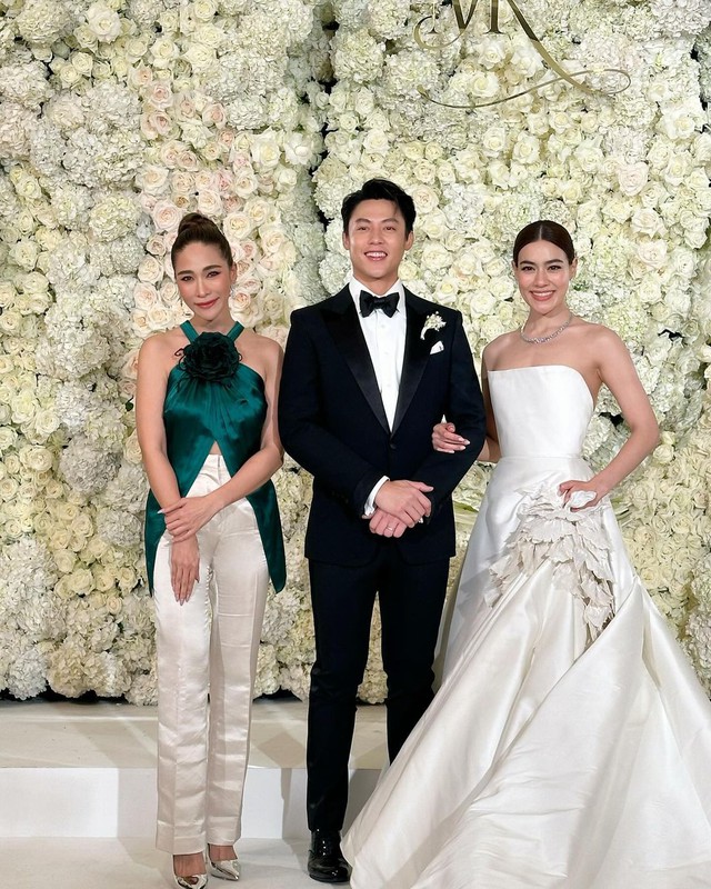 Toàn cảnh hôn lễ Mark Prin - Kimmy Kimberley: Cả nửa showbiz đến dự, cô dâu chú rể sơ hở là hôn nhau- Ảnh 7. Toàn cảnh hôn lễ Mark Prin - Kimmy Kimberley: Cả nửa showbiz đến dự, cô dâu chú rể sơ hở là hôn nhau- Ảnh 7.
