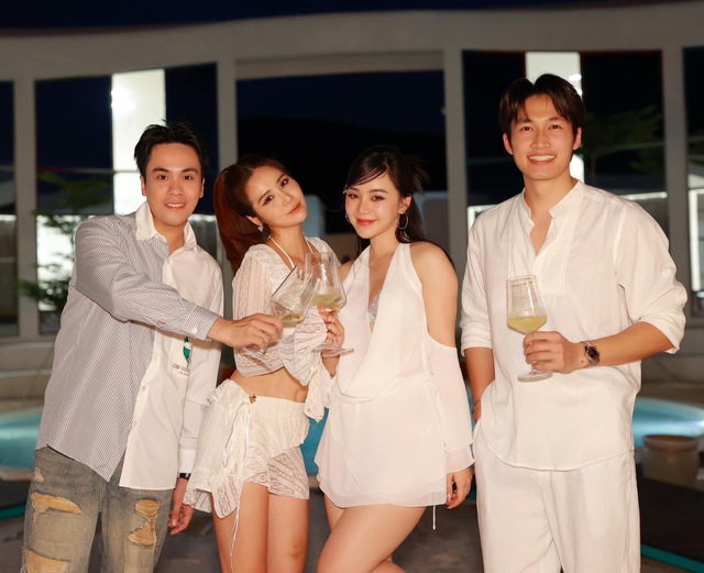 Tóm khoảnh khắc thân mật của Quỳnh Kool và sao nam, đàng trai công khai hôn và nói lời yêu giữa nơi đông người? - Ảnh 10.