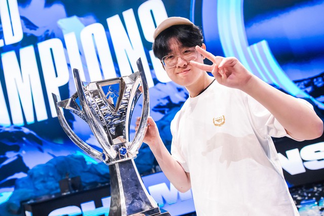 T1 đón huyền thoại HLV về nhà, nhưng có nguy cơ mất đi 3 siêu sao vừa giúp đội tuyển vô địch CKTG- Ảnh 2. T1 đón huyền thoại HLV về nhà, nhưng có nguy cơ mất đi 3 siêu sao vừa giúp đội tuyển vô địch CKTG- Ảnh 2.