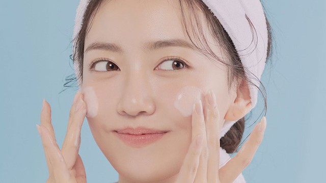 4 sai lầm khiến da bị khô mốc, xuống cấp mùa hanh khô dù bạn có skincare kỹ đến đâu- Ảnh 1.