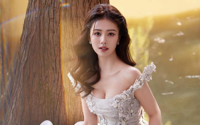 Bạch Lộc làm điều tốt nhưng bỗng dưng ăn "gạch" rát mặt, còn bị nói vô duyên hết phần thiên hạ?- Ảnh 1.
