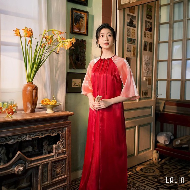2 tháng nữa mới đến Tết Nguyên đán: Local brand Việt đua nhau trình làng 1001 mẫu áo dài đẹp mê tơi- Ảnh 1.