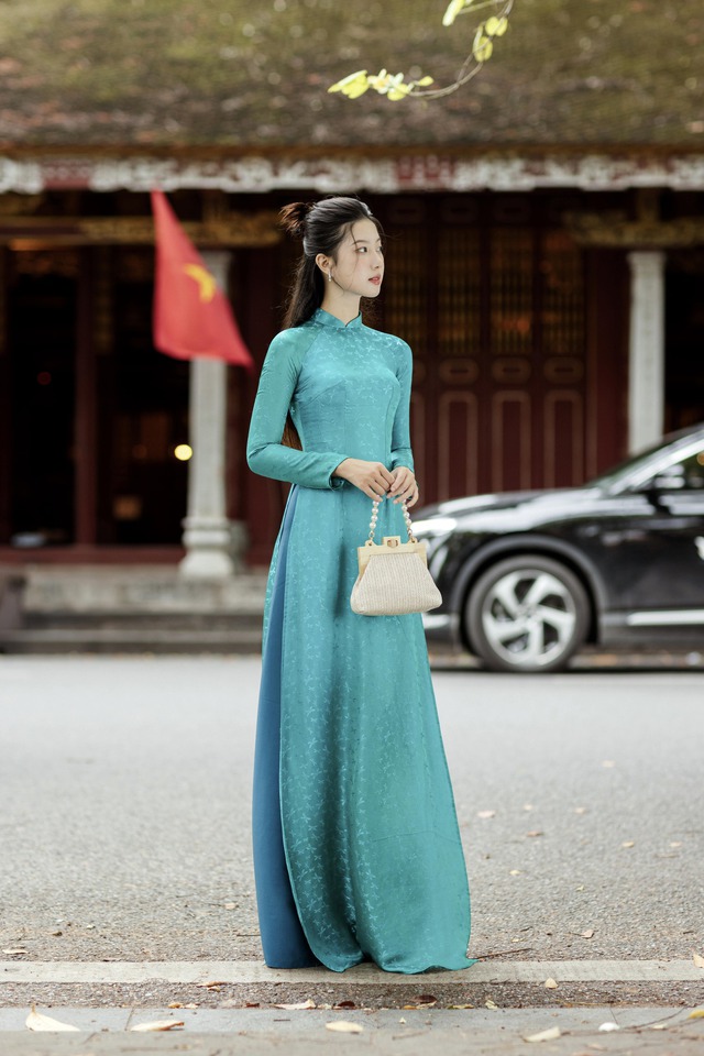 2 tháng nữa mới đến Tết Nguyên đán: Local brand Việt đua nhau trình làng 1001 mẫu áo dài đẹp mê tơi- Ảnh 12.
