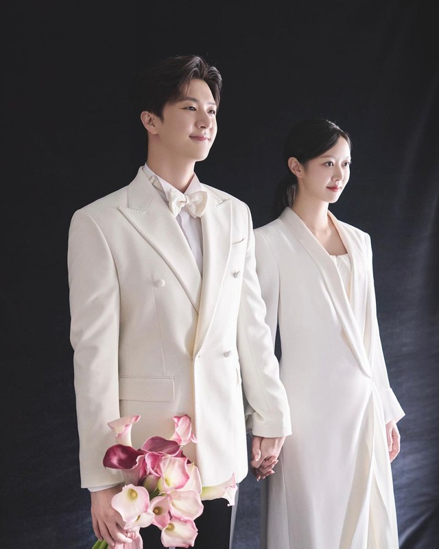 Trọn bộ ảnh cưới đẹp như phim của em trai Dara và nữ idol kém 3 tuổi, đến cả mỹ nhân 2NE1 cũng u mê - Ảnh 3.