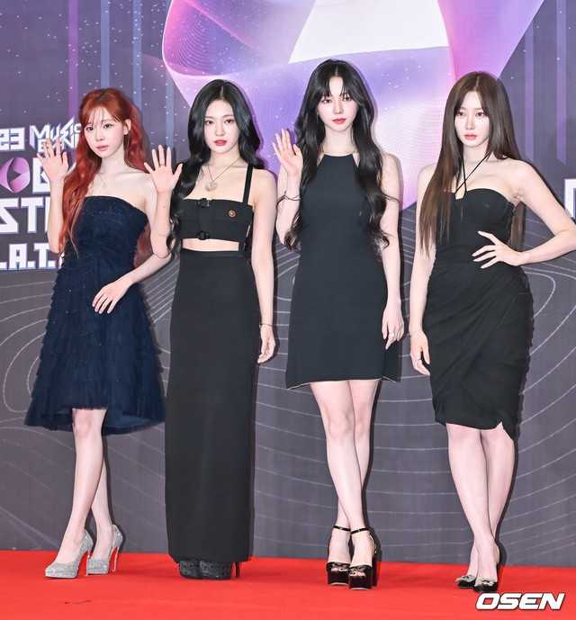 Thảm đỏ nhạc hội KBS: NingNing (aespa) hở bạo át cả Karina - Jang Won Young, Sunmi khoe chân nuột nà giữa "rừng" idol Gen4- Ảnh 1.
